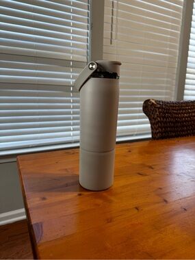 Brumate Rise 25 oz Dune color
